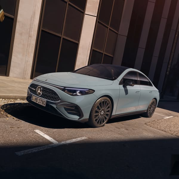 Mercedes-Benz Deutschland Meta ad example started 2026-04-01: Top-Angebote.